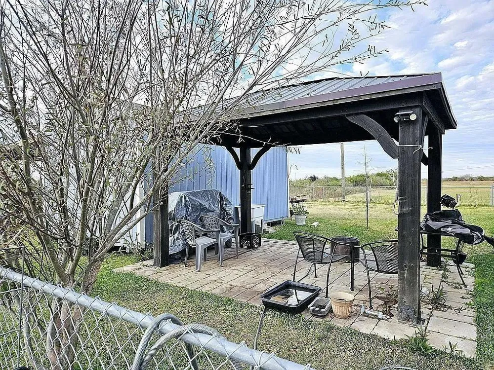98 Dog Fish Drive Palacios, TX 77465