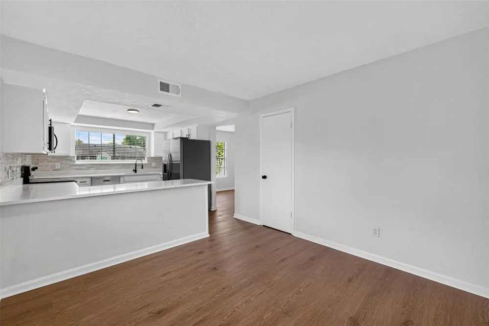 10102 Old Towne Lane Sugar Land, TX 77498