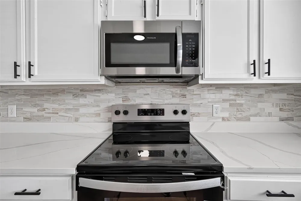 10102 Old Towne Lane Sugar Land, TX 77498