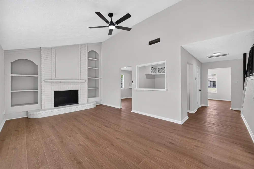 10102 Old Towne Lane Sugar Land, TX 77498