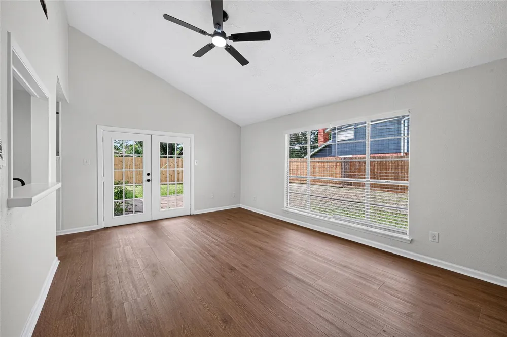 10102 Old Towne Lane Sugar Land, TX 77498