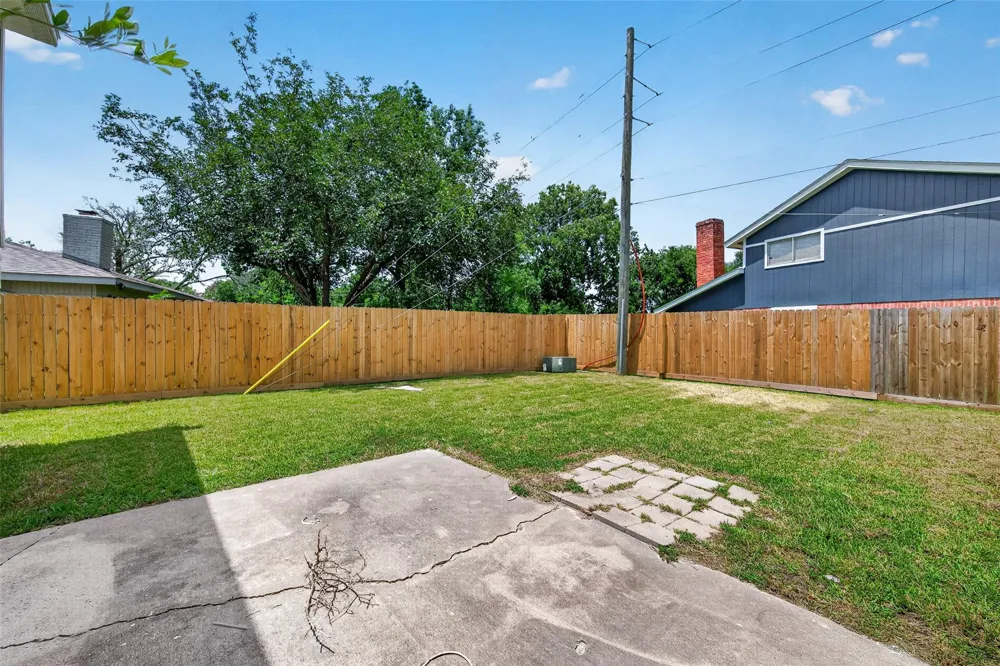 10102 Old Towne Lane Sugar Land, TX 77498