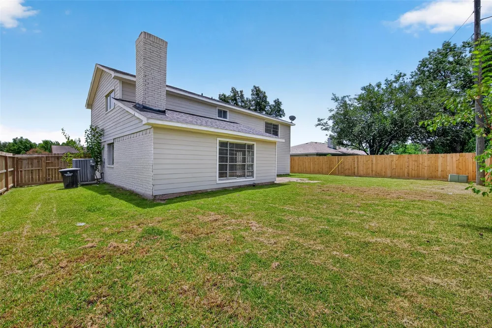 10102 Old Towne Lane Sugar Land, TX 77498