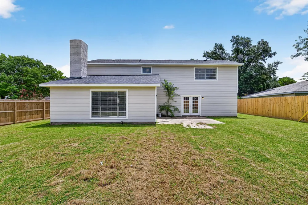 10102 Old Towne Lane Sugar Land, TX 77498