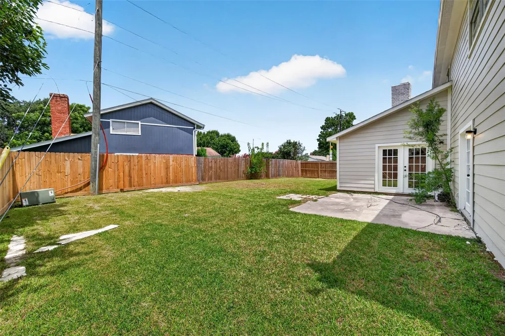 10102 Old Towne Lane Sugar Land, TX 77498