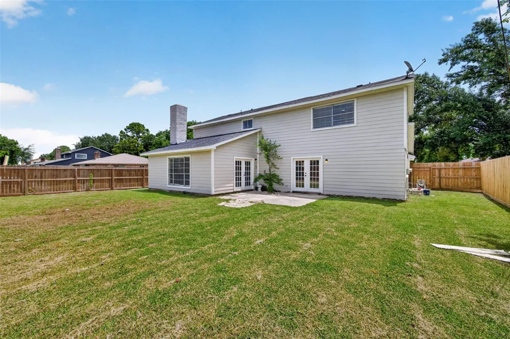 10102 Old Towne Lane Sugar Land, TX 77498