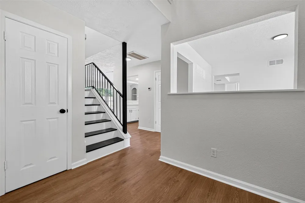 10102 Old Towne Lane Sugar Land, TX 77498