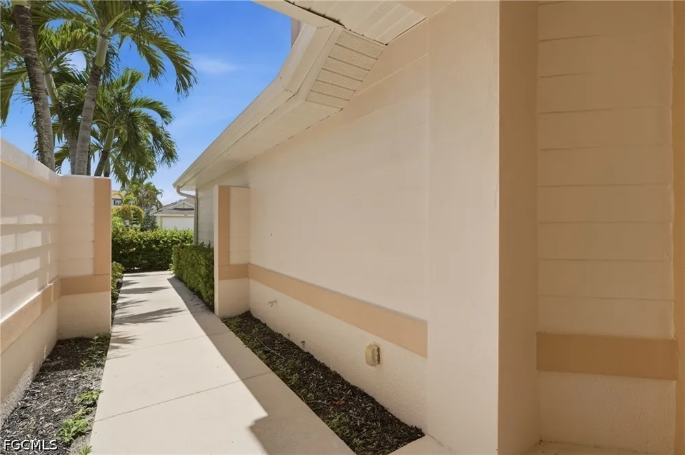 Avian Avenue Fort Myers, FL 33916