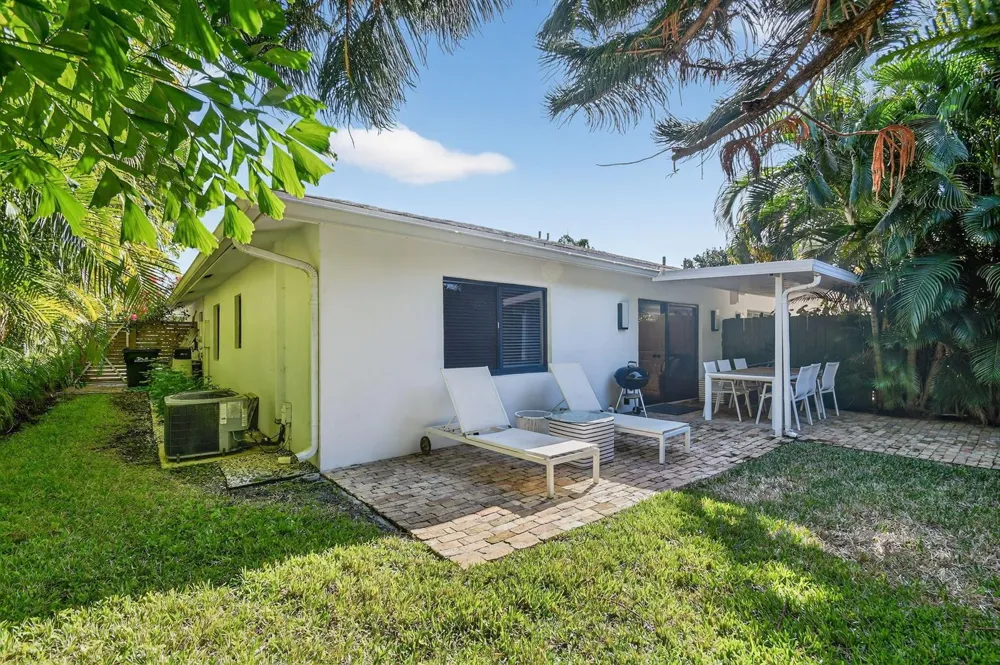 2904 Spanish Trail Delray Beach, FL 33483