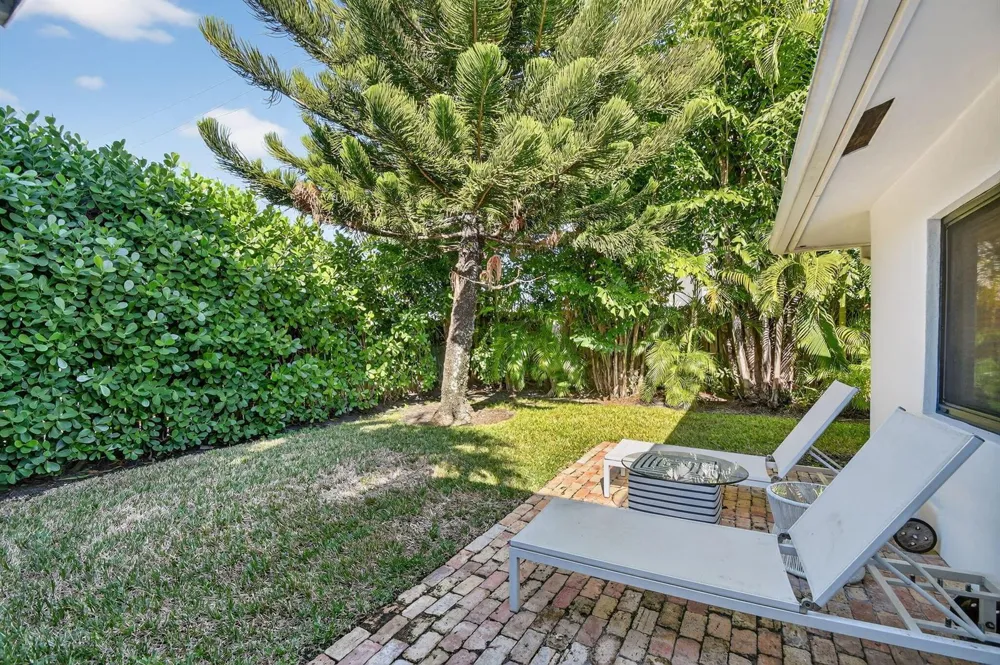 2904 Spanish Trail Delray Beach, FL 33483
