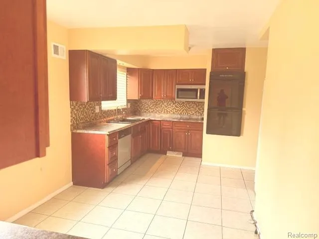 25544 FILMORE Southfield Township, MI 48075