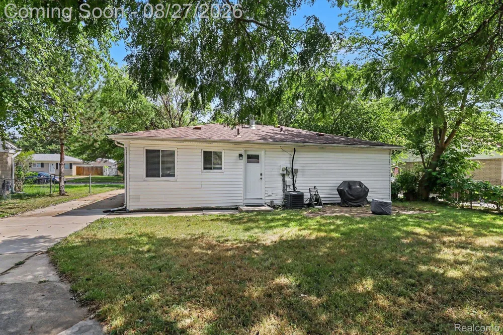 16042 Lauren Street Taylor City, MI 48180