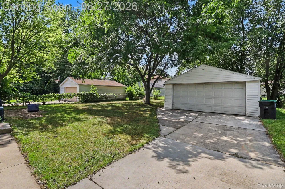 16042 Lauren Street Taylor City, MI 48180