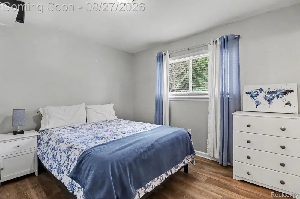 16042 Lauren Street Taylor City, MI 48180