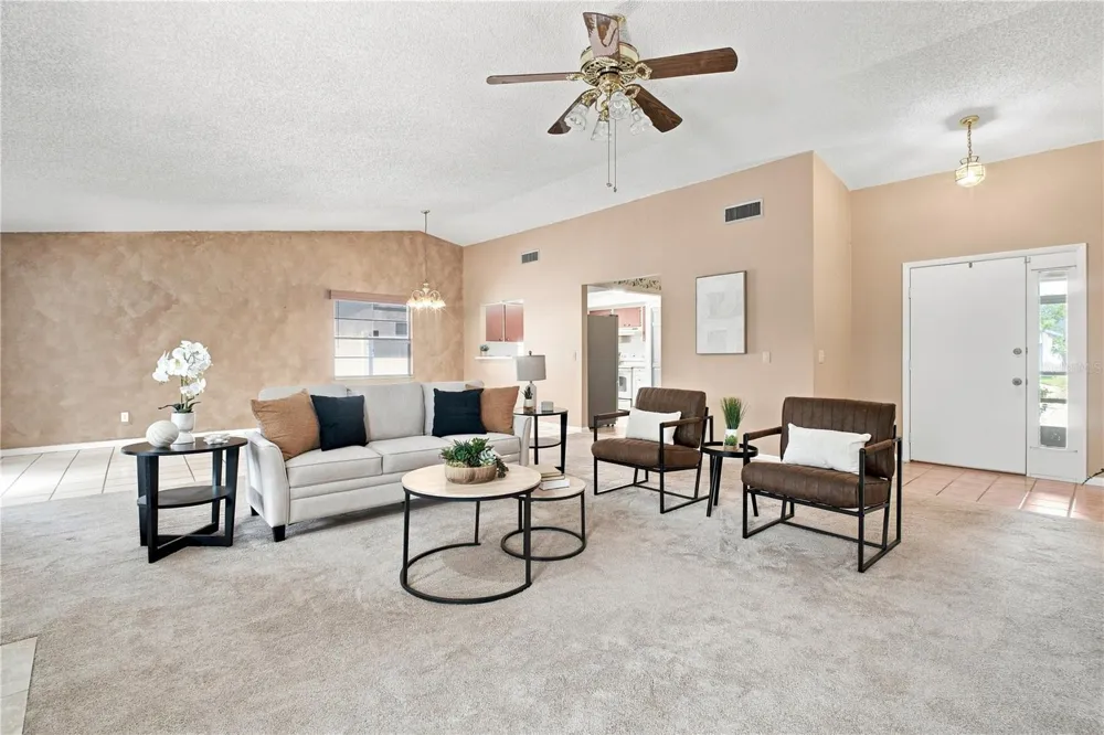 6803 LONGPOINTE WAY Tampa, FL 33615