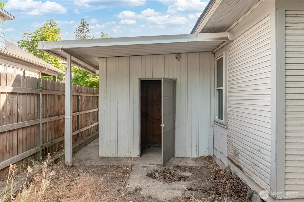 325 E 20th Avenue Spokane, WA 99203