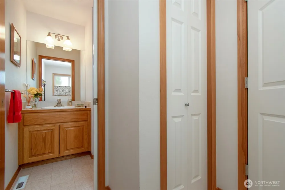 10 Valley Farm Court Sequim, WA 98382