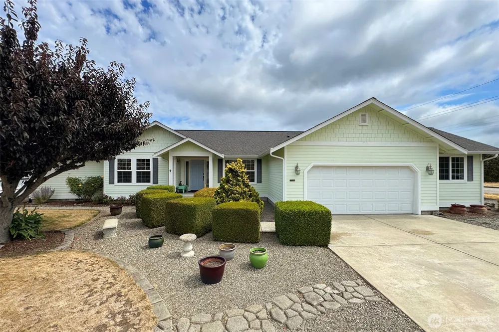 10 Valley Farm Court Sequim, WA 98382