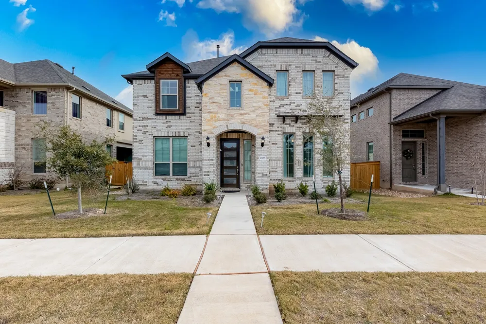 2808 Stone Branch Drive Leander, TX 78641