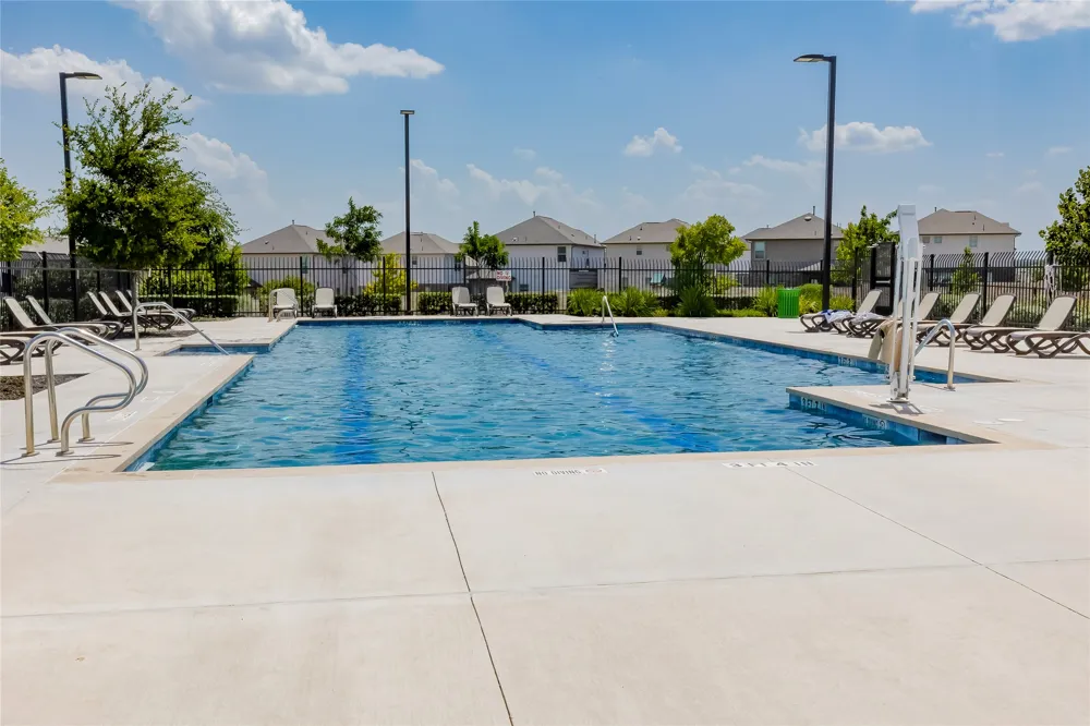 113 Queen Anne Drive Leander, TX 78641
