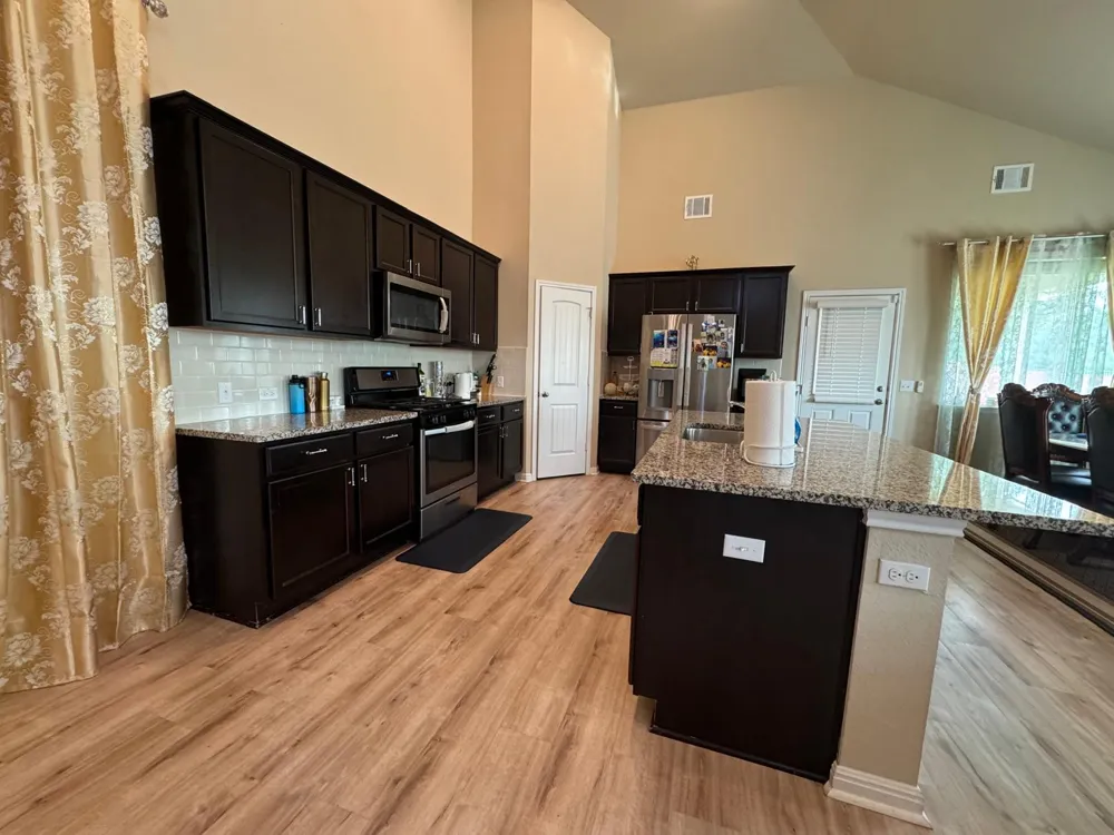 113 Queen Anne Drive Leander, TX 78641
