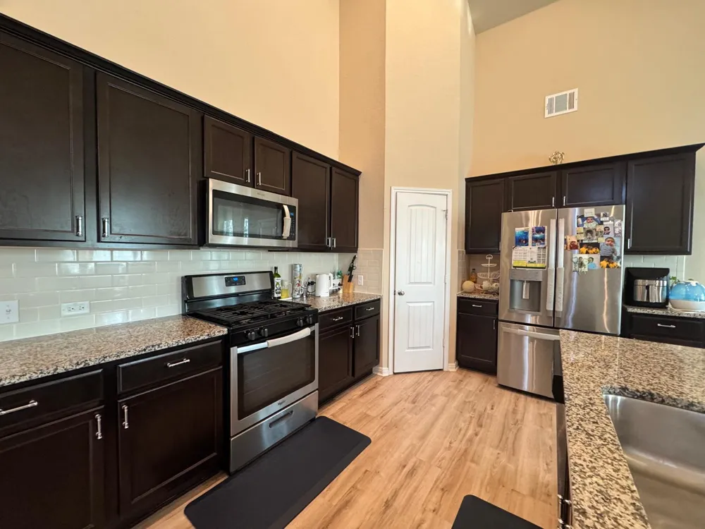 113 Queen Anne Drive Leander, TX 78641
