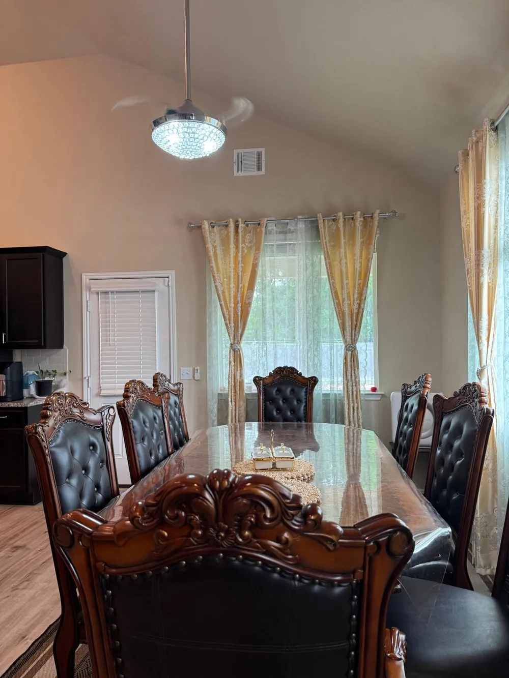 113 Queen Anne Drive Leander, TX 78641