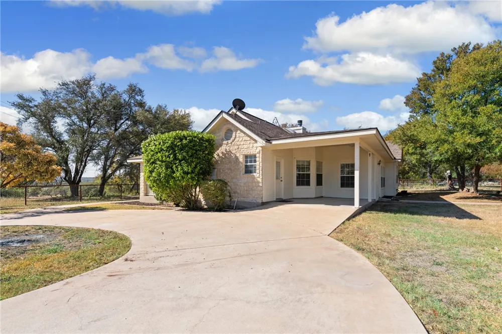 2550 County Road 233 Florence, TX 76527