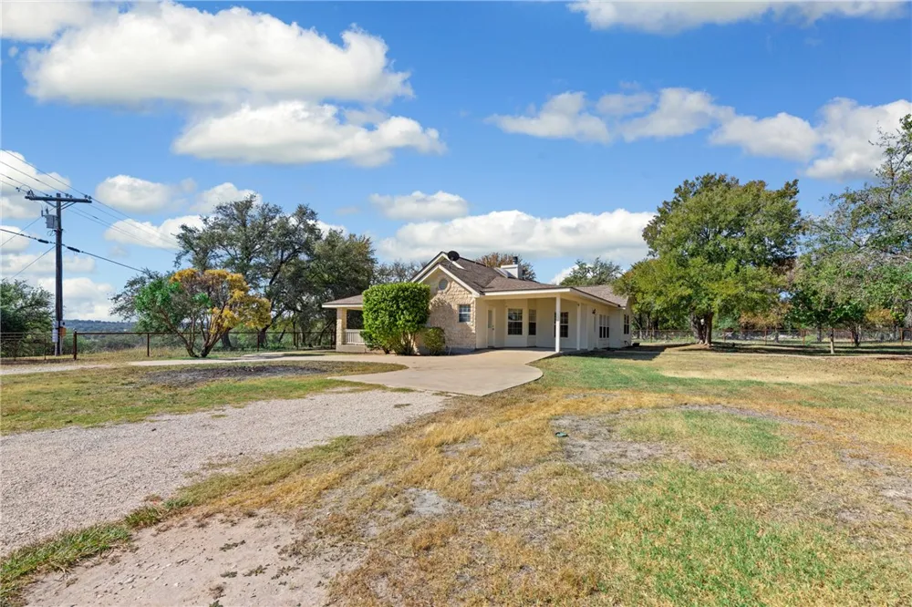 2550 County Road 233 Florence, TX 76527