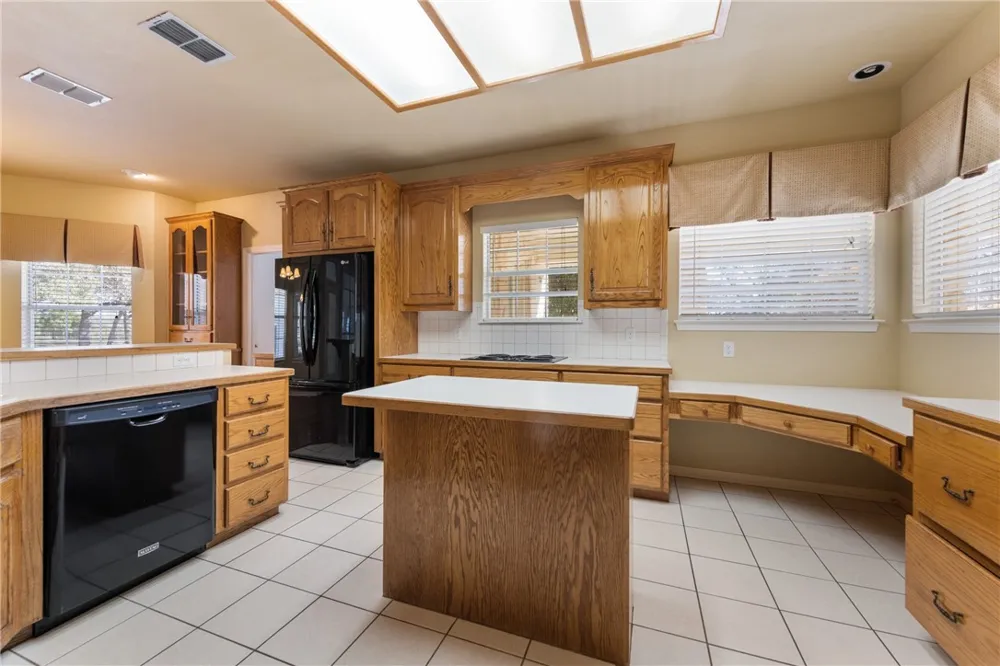 2550 County Road 233 Florence, TX 76527