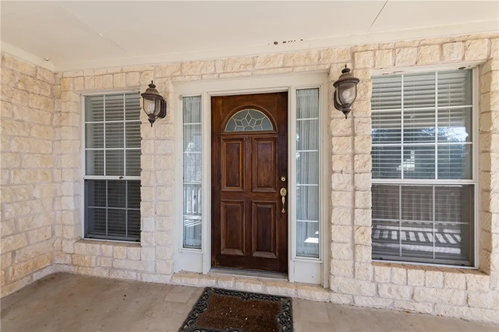 2550 County Road 233 Florence, TX 76527