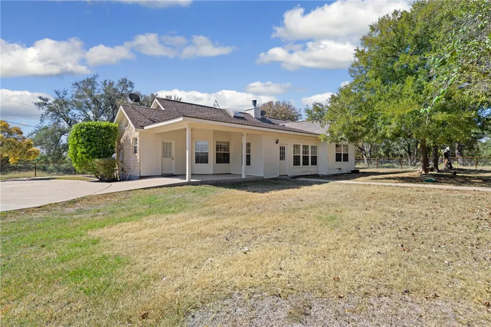 2550 County Road 233 Florence, TX 76527