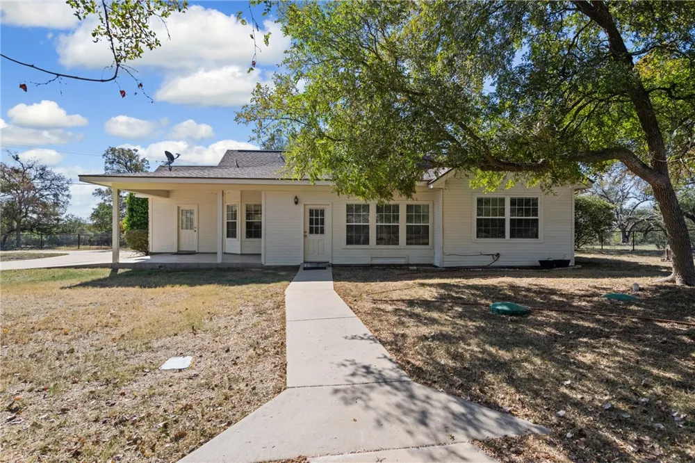 2550 County Road 233 Florence, TX 76527