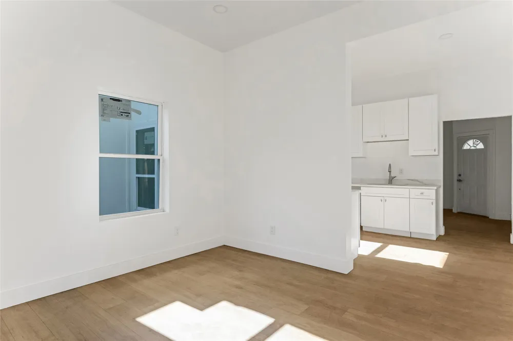 1641 E Tucker Street Fort Worth, TX 76104