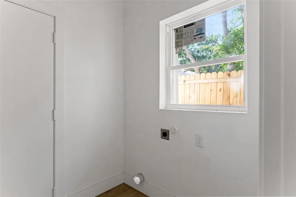 1641 E Tucker Street Fort Worth, TX 76104