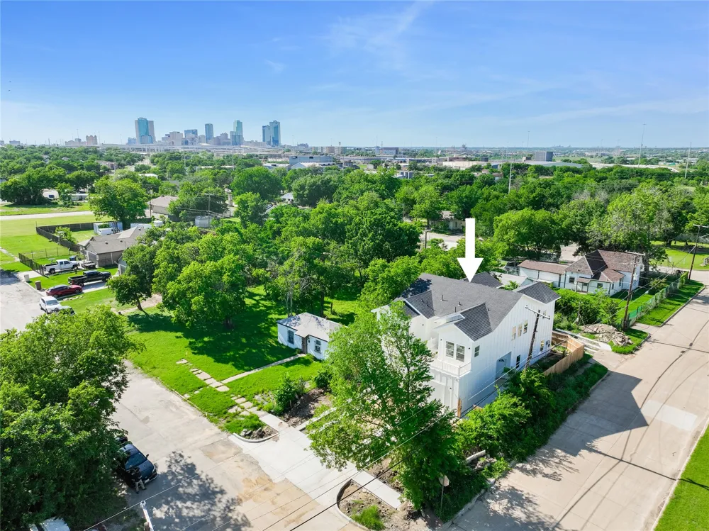 1641 E Tucker Street Fort Worth, TX 76104