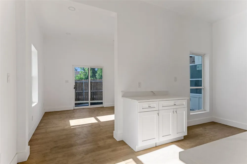1641 E Tucker Street Fort Worth, TX 76104