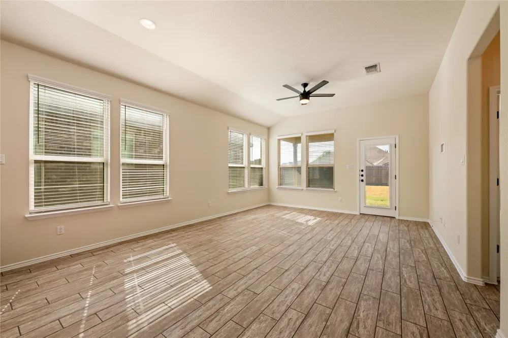 401 Duroc Drive Hutto, TX 78634