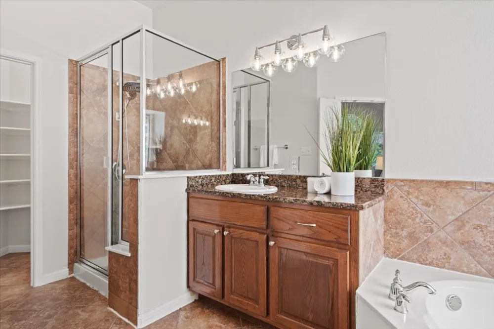 8129 Ladera Verde Drive Austin, TX 78739