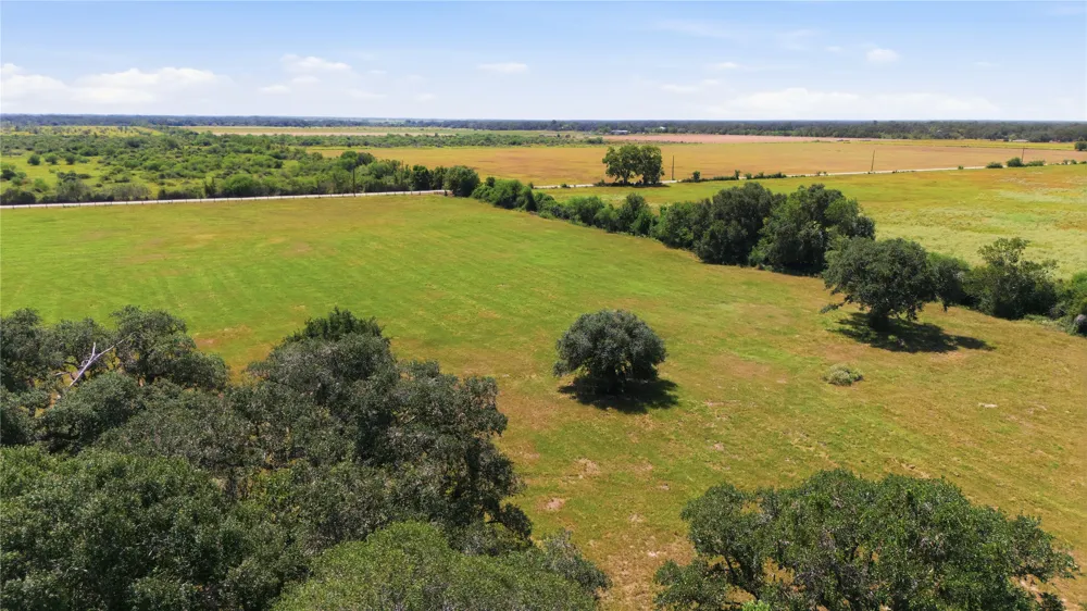 1 County Road 123 Edna, TX 77957