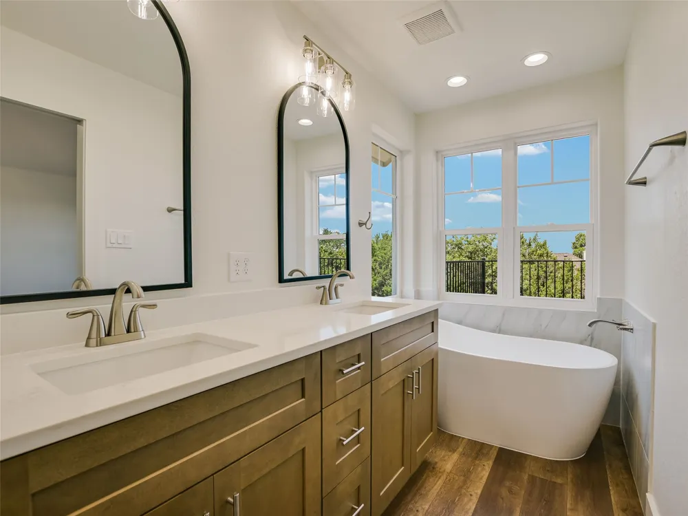 13 Rock Hollow Circle Wimberley, TX 78676
