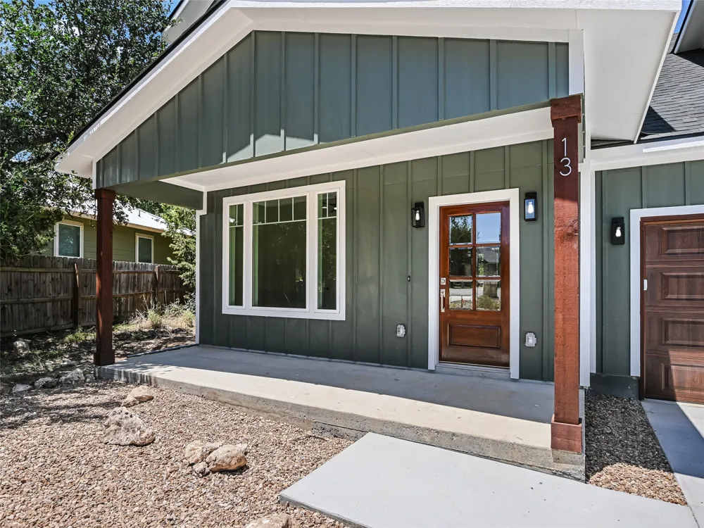 13 Rock Hollow Circle Wimberley, TX 78676