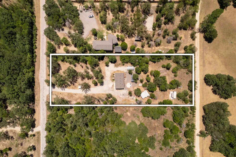 1039 Trailside Drive Elgin, TX 78621