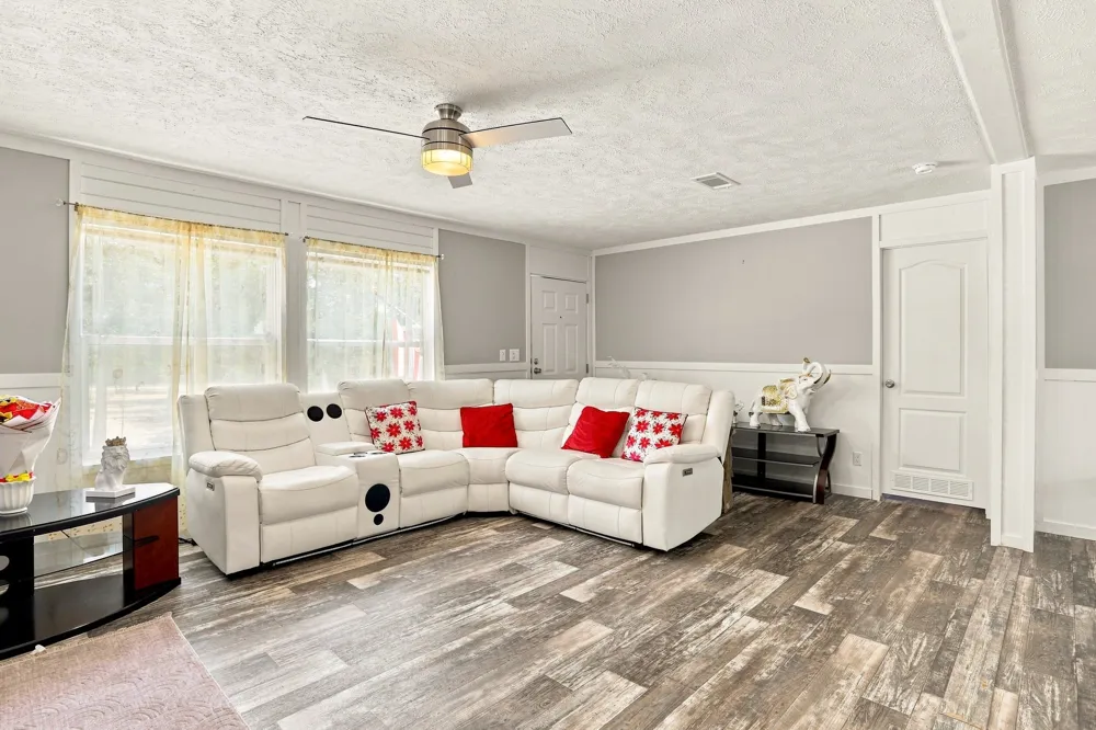 1039 Trailside Drive Elgin, TX 78621