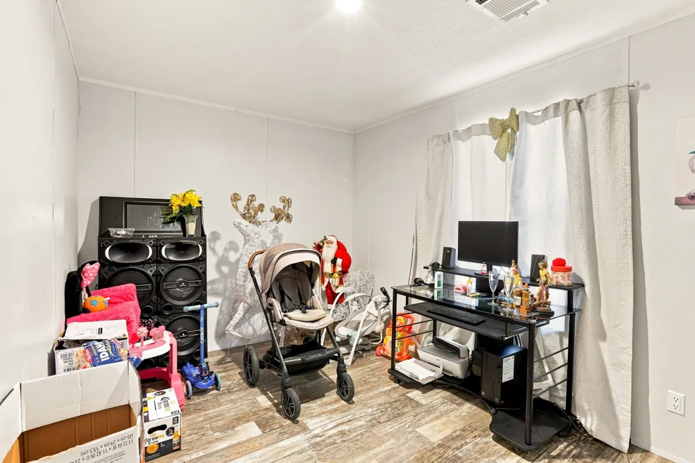 1039 Trailside Drive Elgin, TX 78621