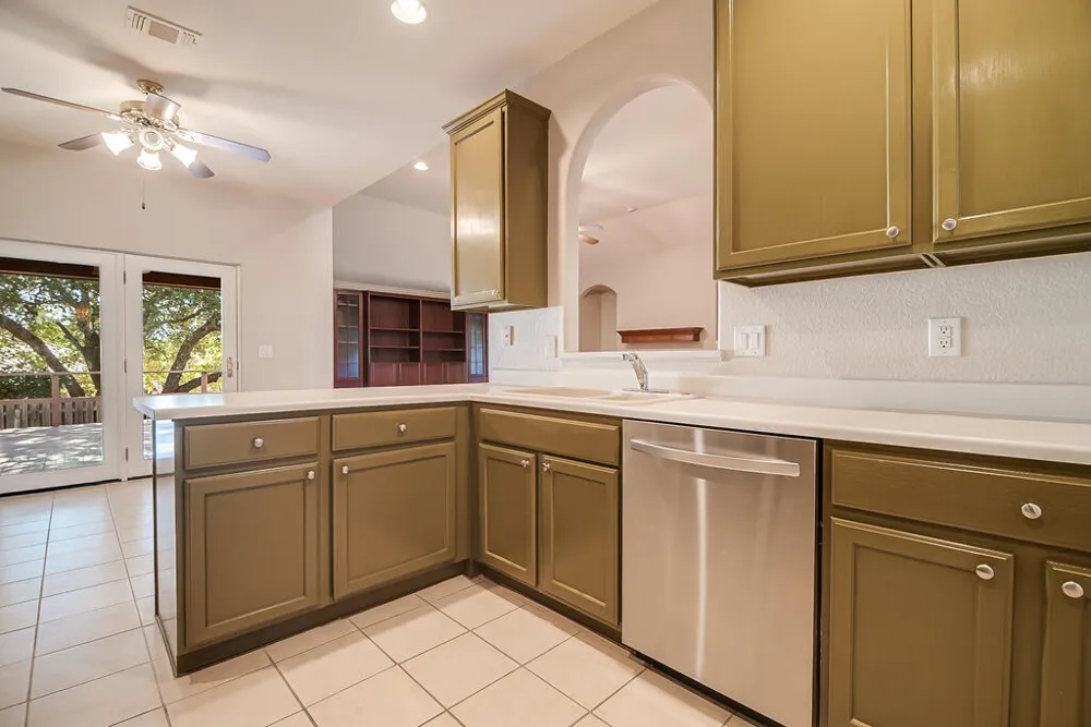 216 Meadow Brook Drive Fredericksburg, TX 78624