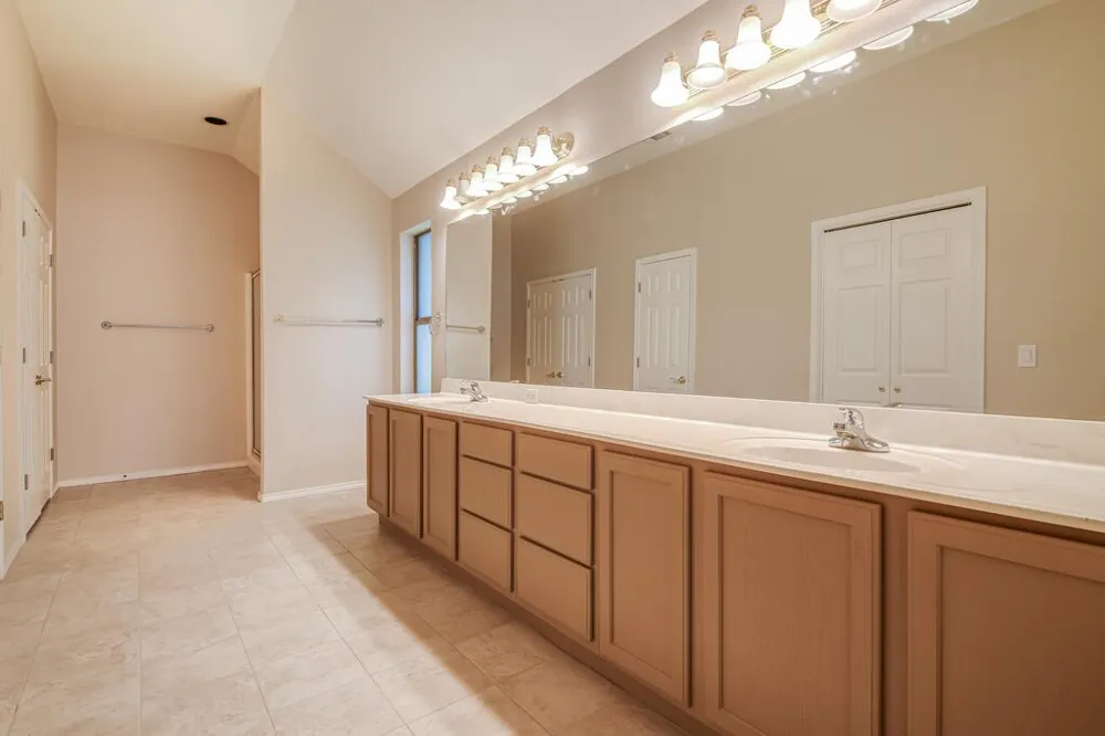 216 Meadow Brook Drive Fredericksburg, TX 78624