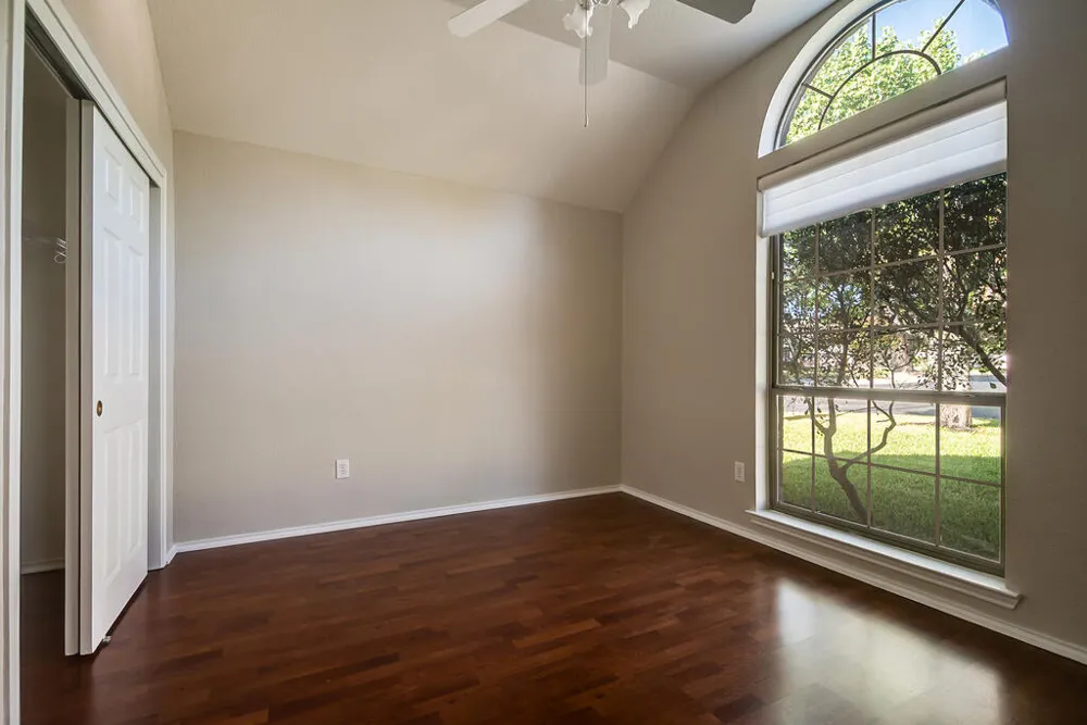 216 Meadow Brook Drive Fredericksburg, TX 78624