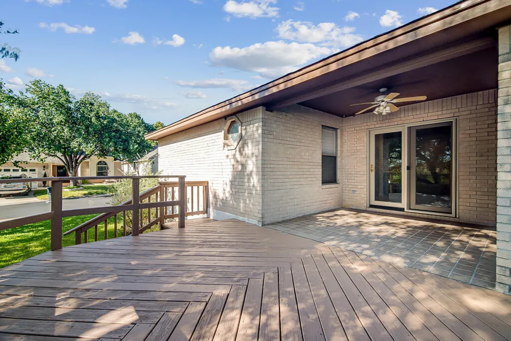 216 Meadow Brook Drive Fredericksburg, TX 78624