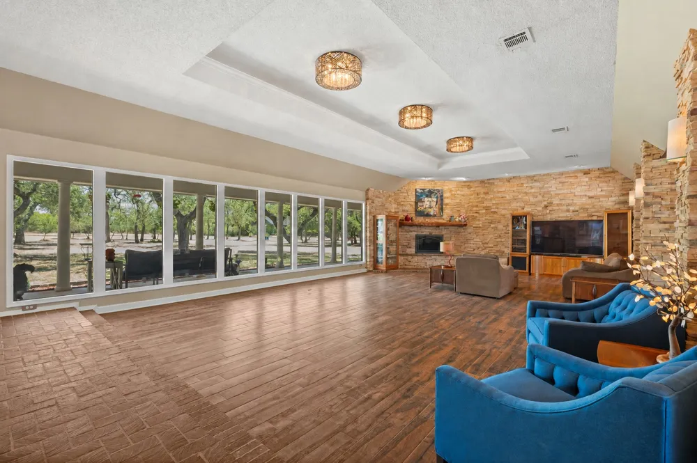 1501 Woods Loop Driftwood, TX 78619